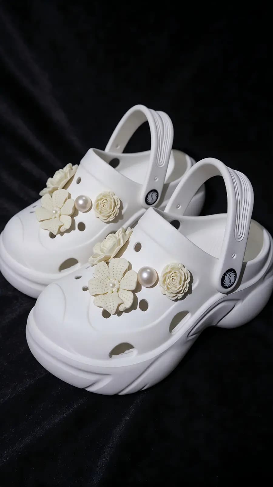 Kunoth lightweight waterproof EVA foam clogs product display